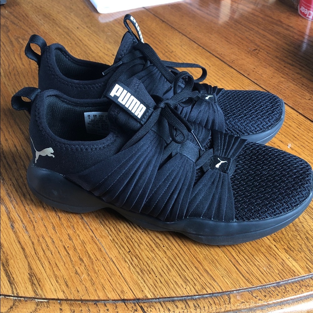 PUMA Flourish Black Metallic Gold Training Sneakers Women’s US Size 6.5